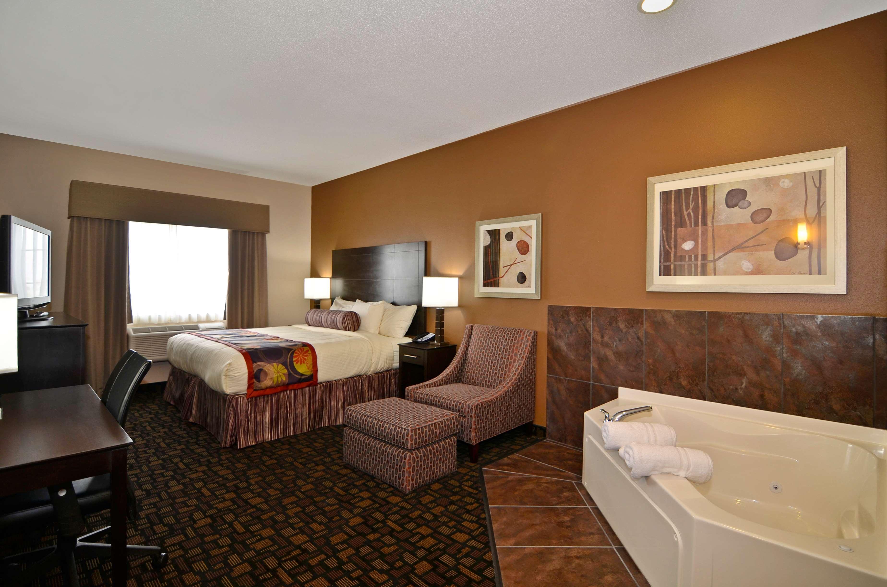 Best Western Plover-Stevens Point Hotel & Conference Center Room photo